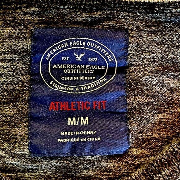 Mens American Eagle Dark Gray “Athletic-Fit”, Super Soft Sweater. Size Medium. - Picture 3 of 4
